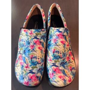 Klogs Footwear Corrective Fit Gravity Defyer Floral Slip Resistant Clogs 8 NWOB